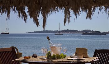 Best Holiday Hotel Grimaud Luaran gambar
